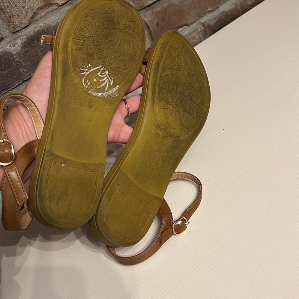 Sandals - Picture 9 of 9